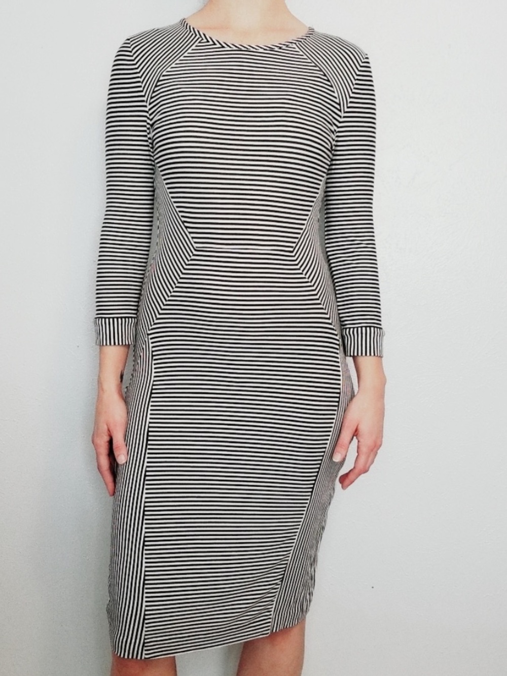 Diane Von Furstenberg Black & White Stripe Haven Dress. Size Medium